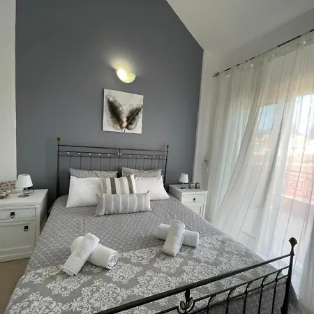 Cozy Beachfront Maisonette Offers Panoramic Views Of Sea Metokhion Konstamonitou