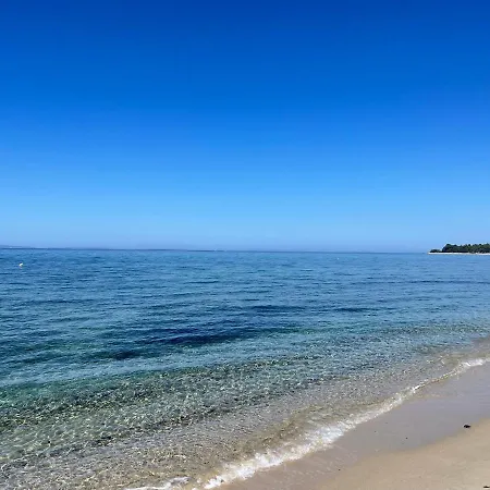 Cozy Beachfront Maisonette Offers Panoramic Views Of Sea 度假居