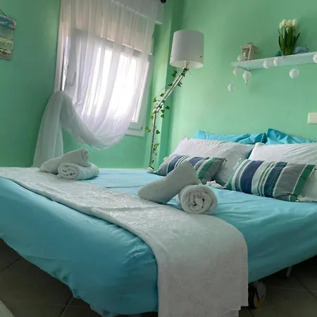 Cozy Beachfront Maisonette Offers Panoramic Views Of Sea Holiday home