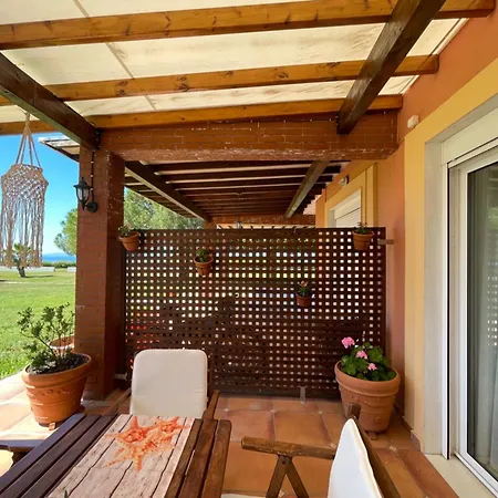 Cozy Doras House Offers Panoramic Views Of Sea